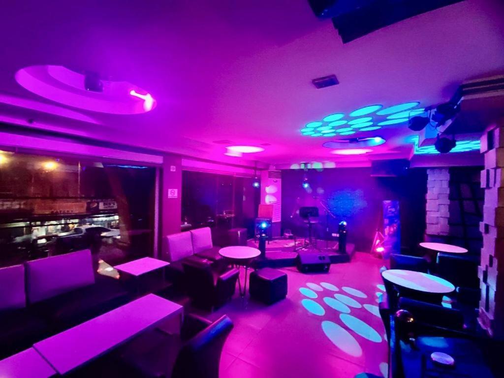 Mo2 Westown Hotel San Juan Баколод Екстер'єр фото