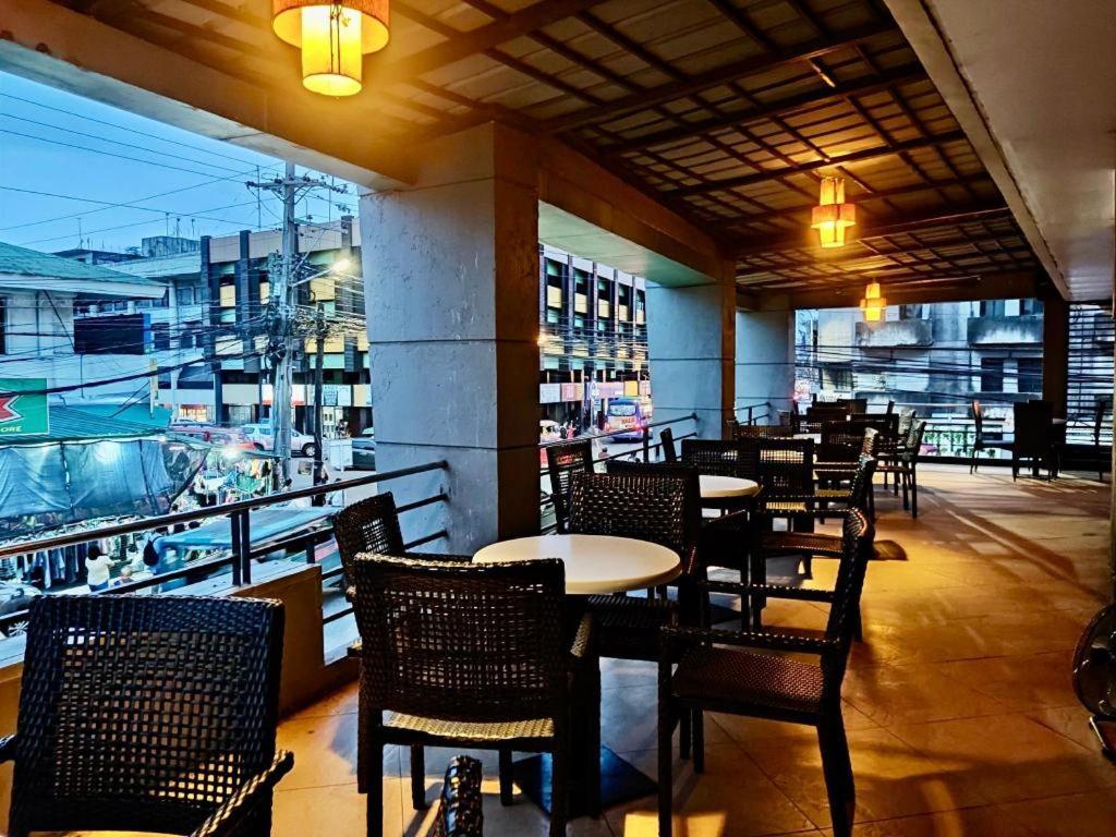 Mo2 Westown Hotel San Juan Баколод Екстер'єр фото