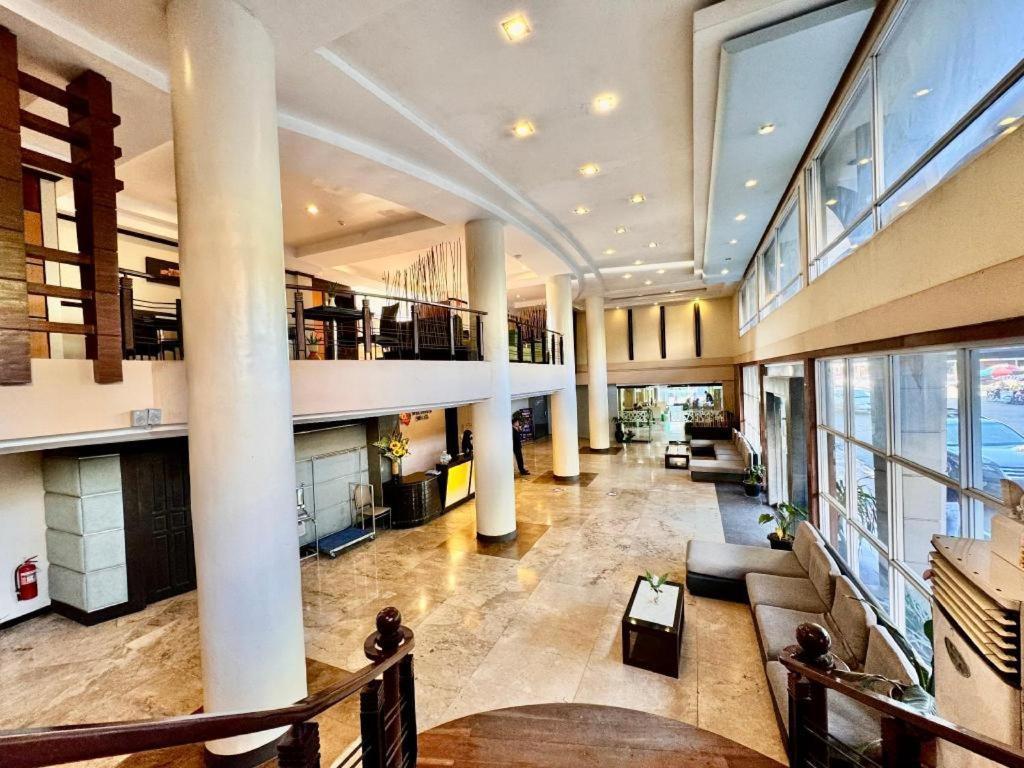 Mo2 Westown Hotel San Juan Баколод Екстер'єр фото