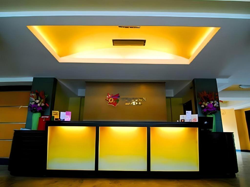 Mo2 Westown Hotel San Juan Баколод Екстер'єр фото