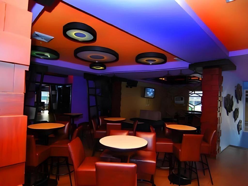 Mo2 Westown Hotel San Juan Баколод Екстер'єр фото