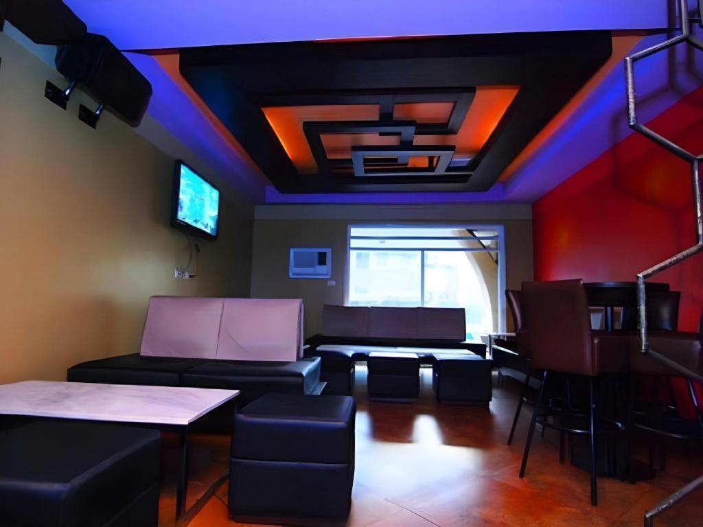 Mo2 Westown Hotel San Juan Баколод Екстер'єр фото