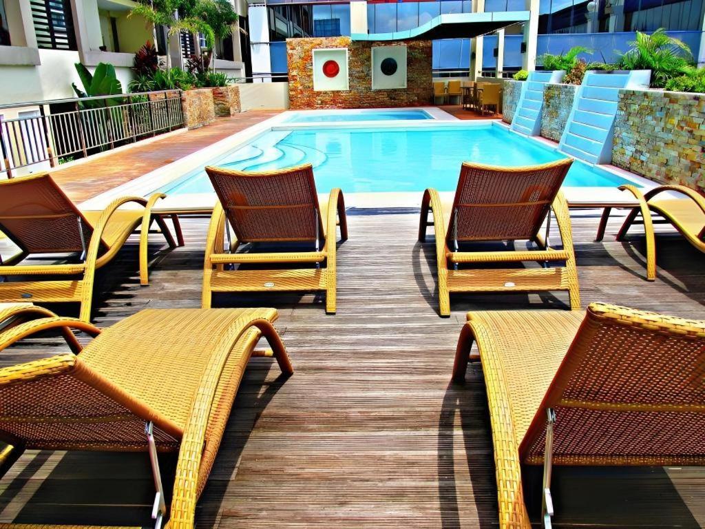 Mo2 Westown Hotel San Juan Баколод Екстер'єр фото