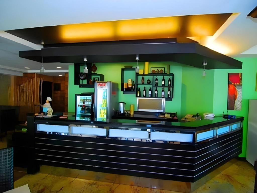 Mo2 Westown Hotel San Juan Баколод Екстер'єр фото