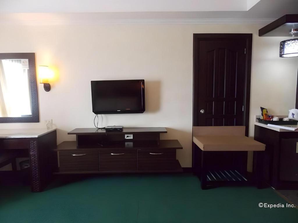 Mo2 Westown Hotel San Juan Баколод Екстер'єр фото