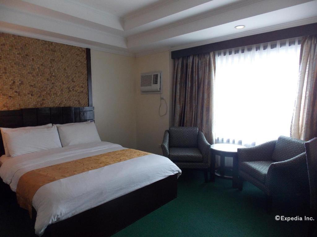 Mo2 Westown Hotel San Juan Баколод Екстер'єр фото