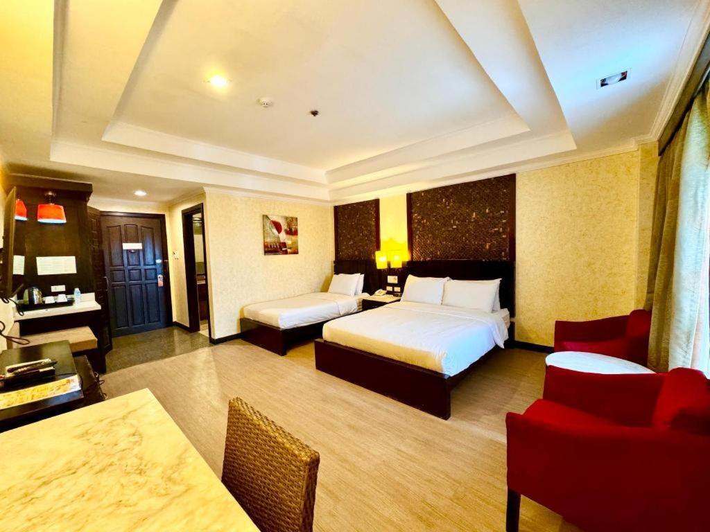 Mo2 Westown Hotel San Juan Баколод Екстер'єр фото