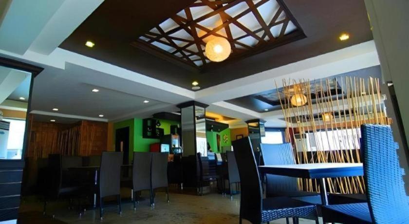 Mo2 Westown Hotel San Juan Баколод Екстер'єр фото