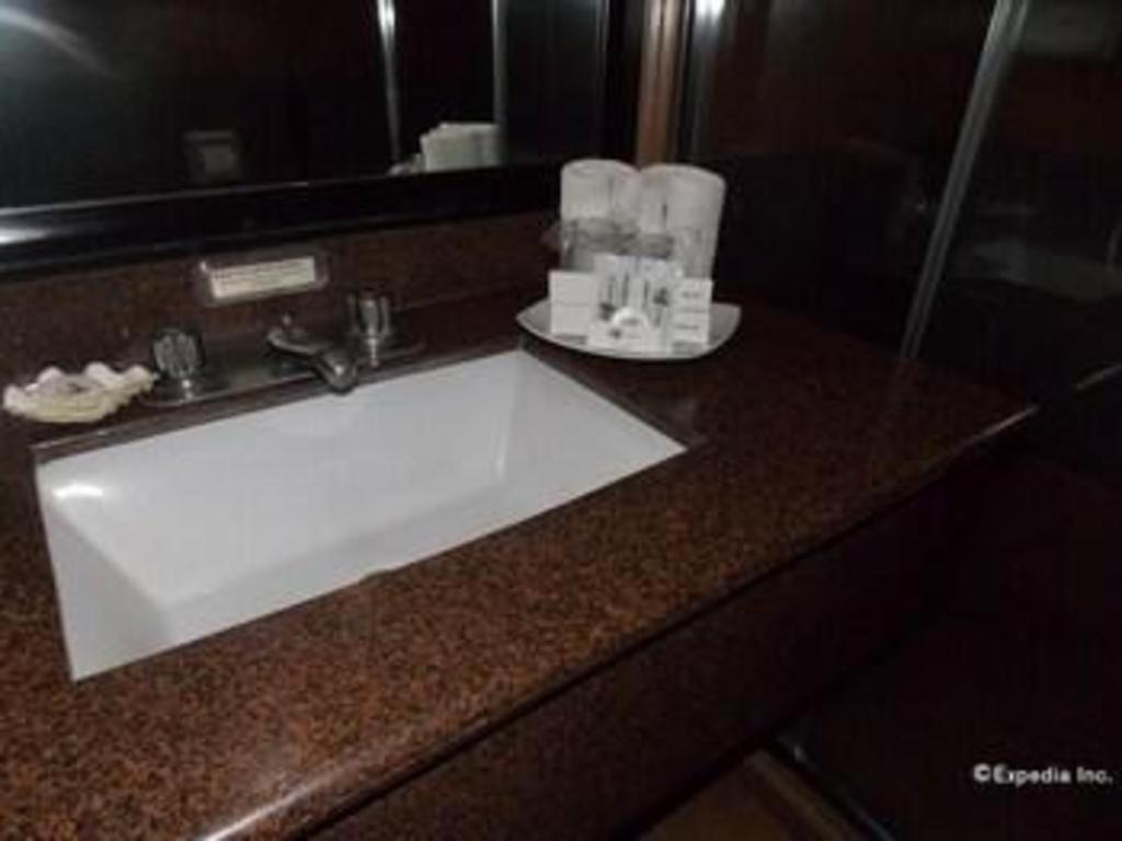 Mo2 Westown Hotel San Juan Баколод Екстер'єр фото
